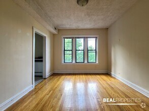 Building Photo - 3523 N Racine Ave
