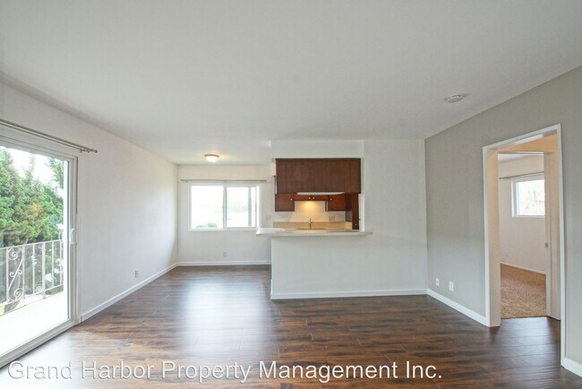 Foto del edificio - 2405 Ruhland Ave