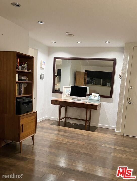 Building Photo - 2 br, 2 bath Condo - 141 S Clark Dr Apt 106