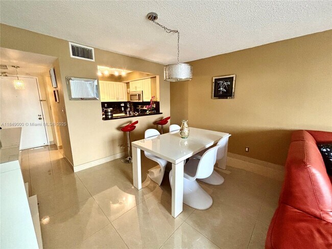 Foto del edificio - 3031 N Ocean Blvd