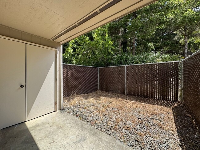 Building Photo - 3040 gregori