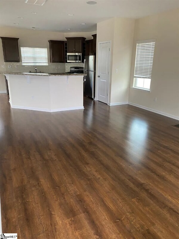 Building Photo - 305 Castleton Cir