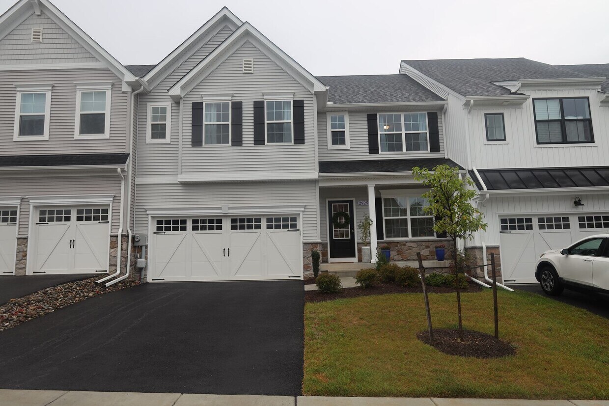 Foto principal - 2925 Fence Buster Ct