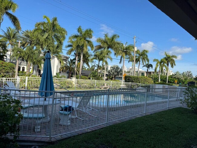 Foto del edificio - 500 Layne Blvd
