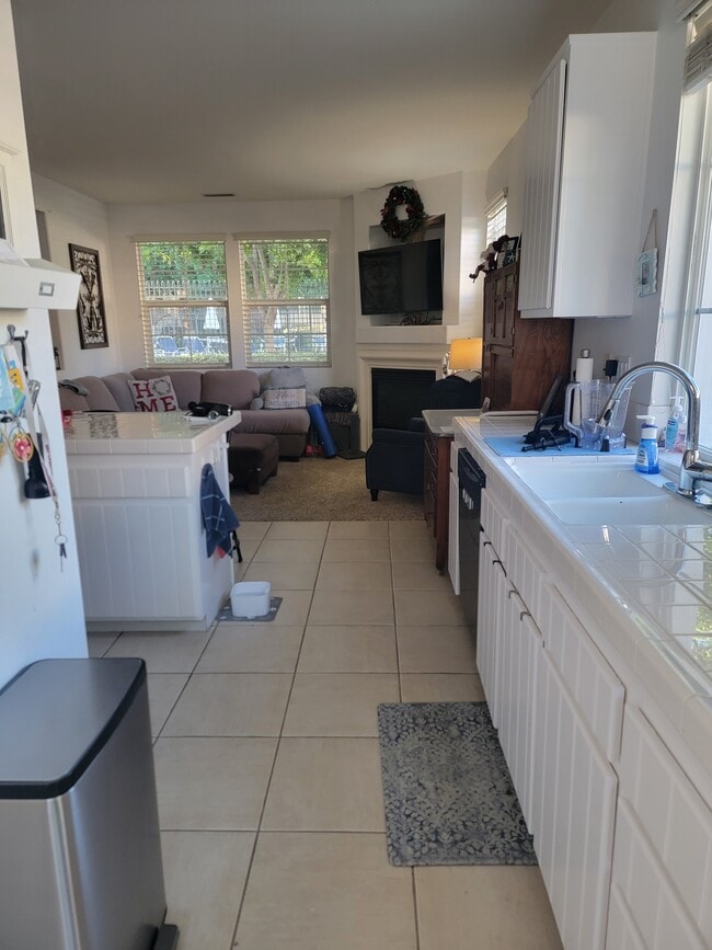 Building Photo - 49 Bluff Cove Dr