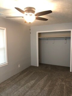 Armarios empotrados en cada dormitorio. - 1115 N 26th St