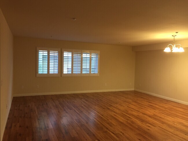 Foto del edificio - 297 S Sierra Madre Blvd