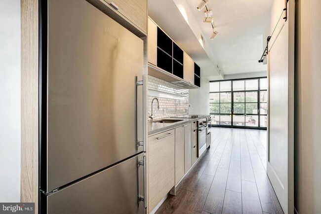 Foto del edificio - 2030 8th St NW