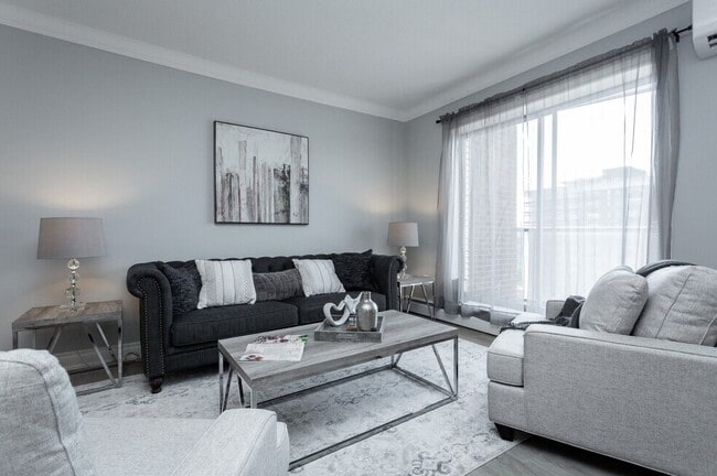 Building Photo - 160 Hughson St South