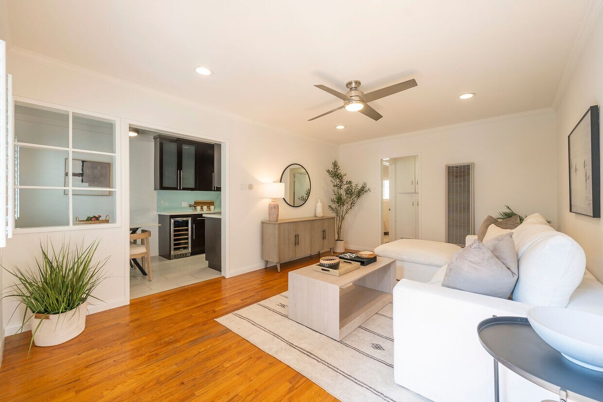 Primary Photo - Upper 1+1 Santa Monica Condo