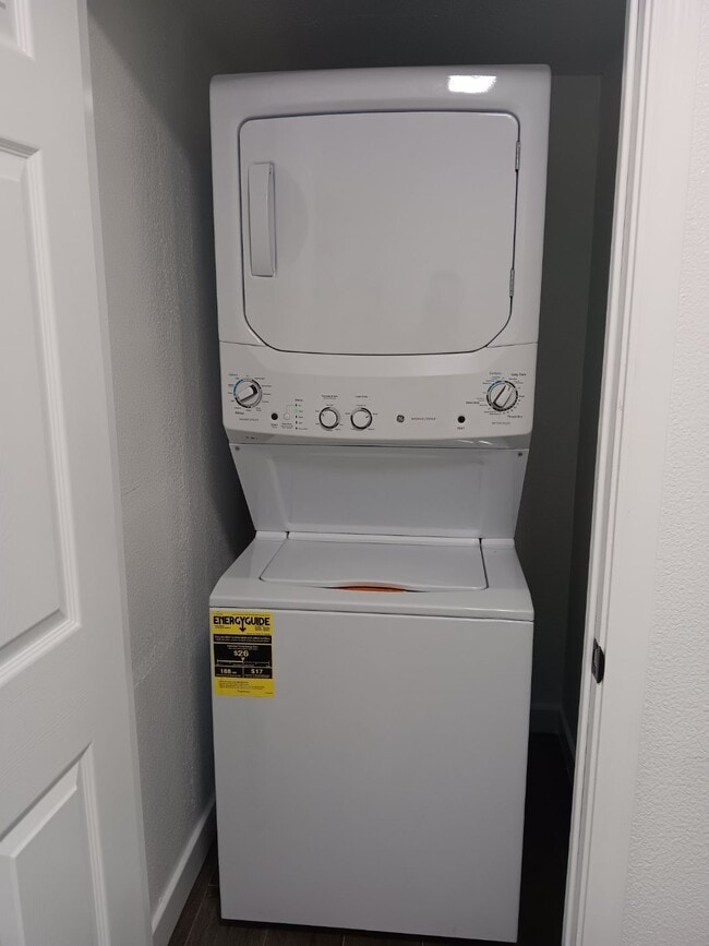 Building Photo - 12731 W Amy Dr