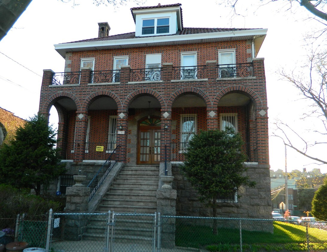 Foto principal - 2761 Bronxwood Ave