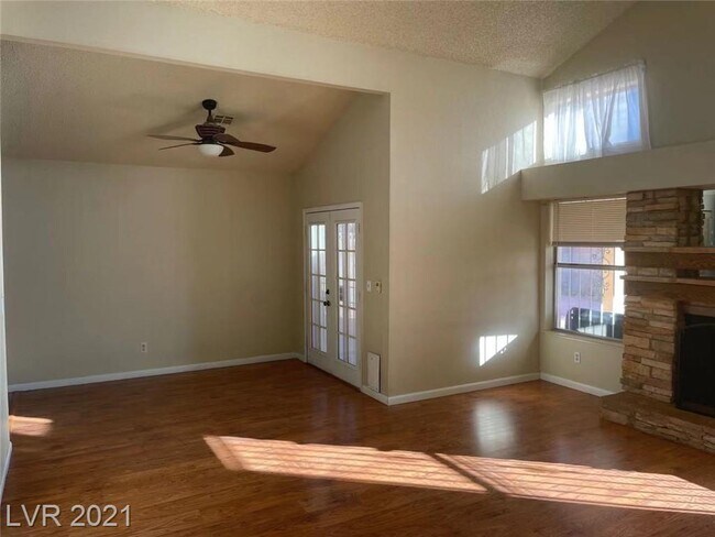 Building Photo - 7976 Hackberry Dr