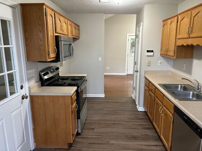 Foto del edificio - 6589 Pleasant Acres Dr
