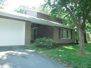 Building Photo - 7 Biscayne Pl