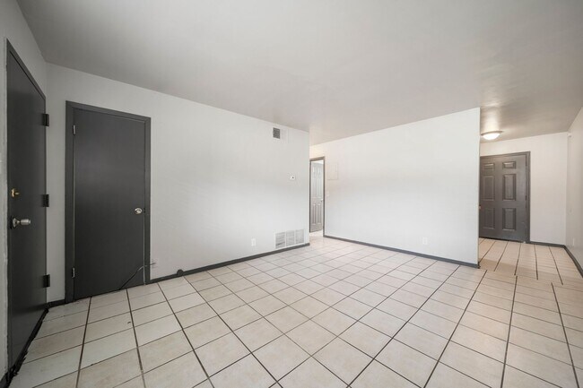 Building Photo - New Appliances, Updated Kitchen! Coming so...