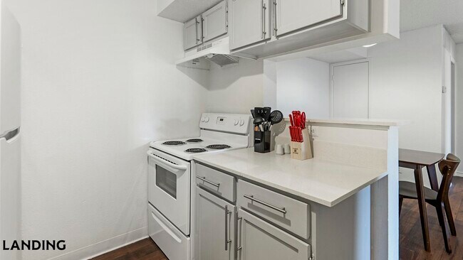 Building Photo - 1071 Clayton Ln