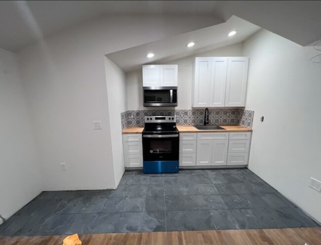 Foto del edificio - 829 W 19th St