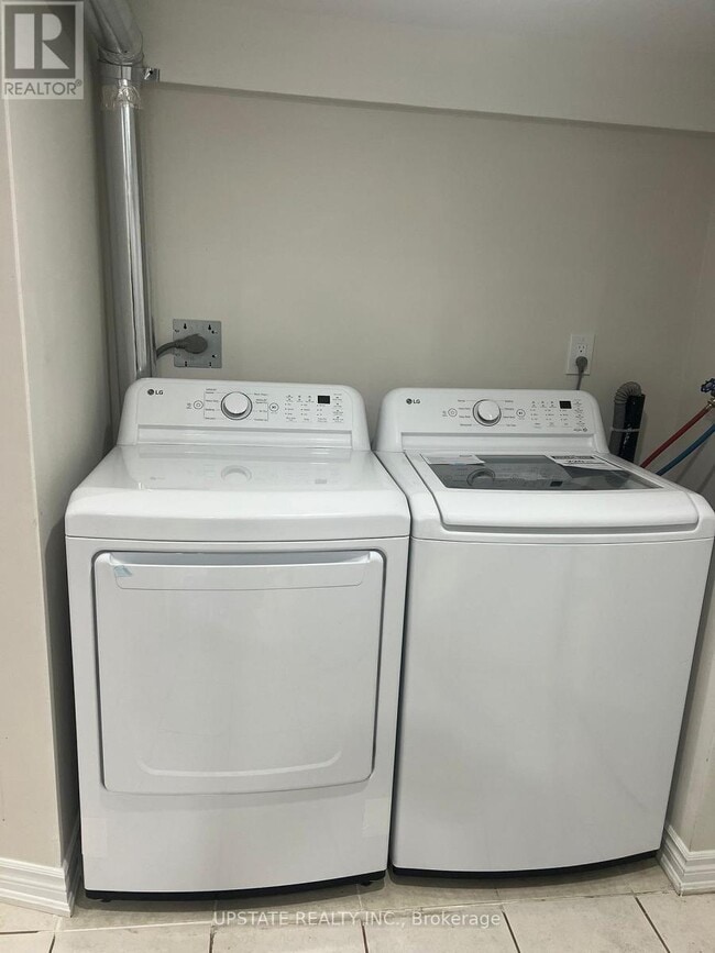 Photo du bâtiment - 35 Cobblehill Crescent