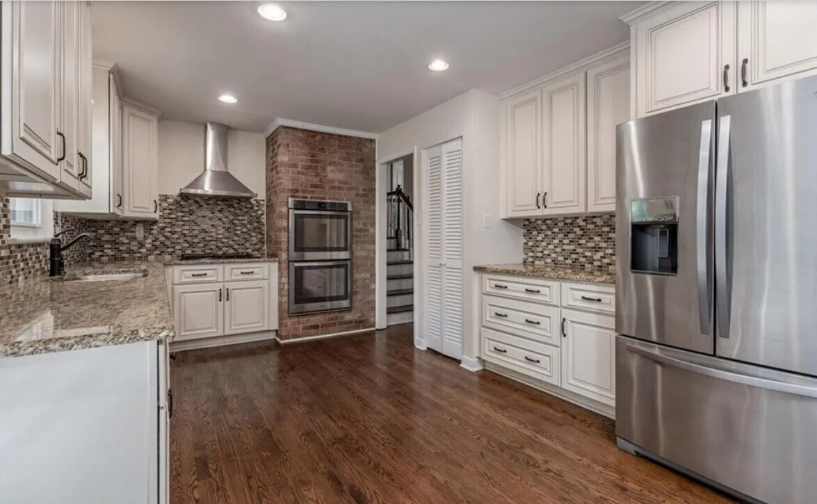 Foto del edificio - 3310 Tinkerbell Ln