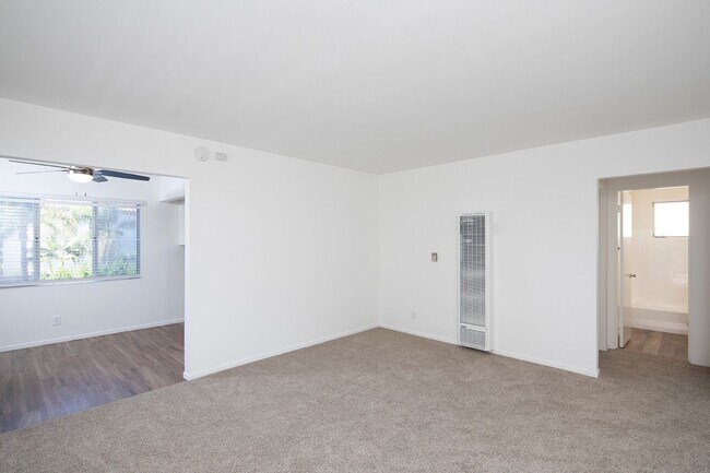 Foto del edificio - La Jolla / Village Area - Upstairs One Bedroom in the Village!