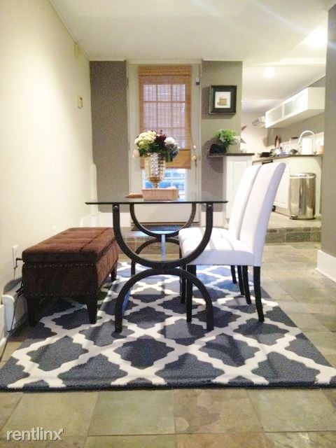 Building Photo - 289 D St