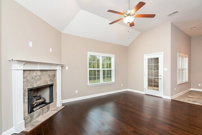Building Photo - Now Leasing a 5 Bedrom 3 Bath Home In Olive Branch