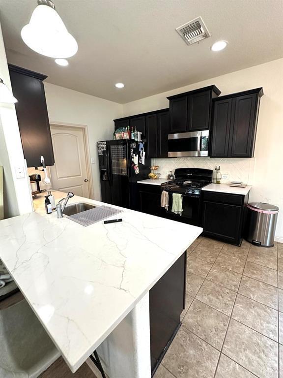 Building Photo - 2209 Nestlewood Dr