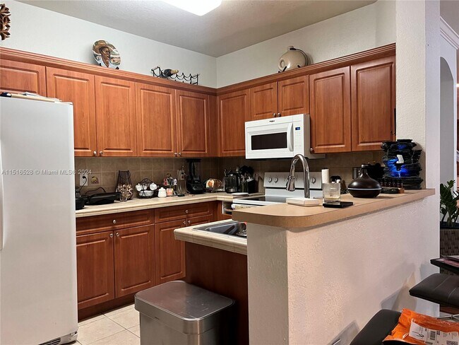 Building Photo - 14023 SW 120th Ct