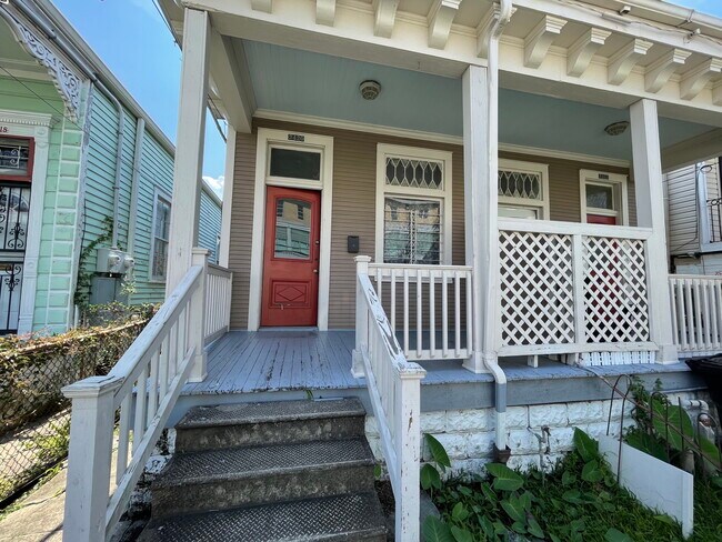 Foto del edificio - 2420 Jena St