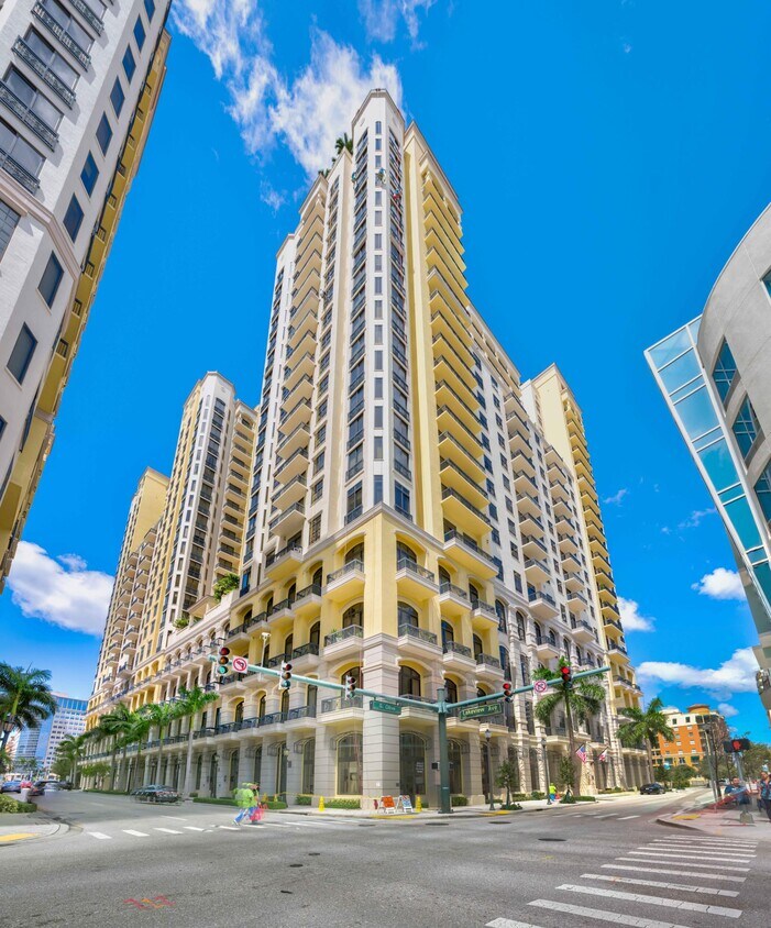 Foto principal - 701 S Olive Ave