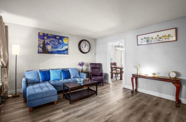 Foto del edificio - 80 Loma Vista Way