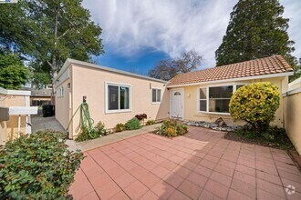 Building Photo - 2257 Goldcrest Cir