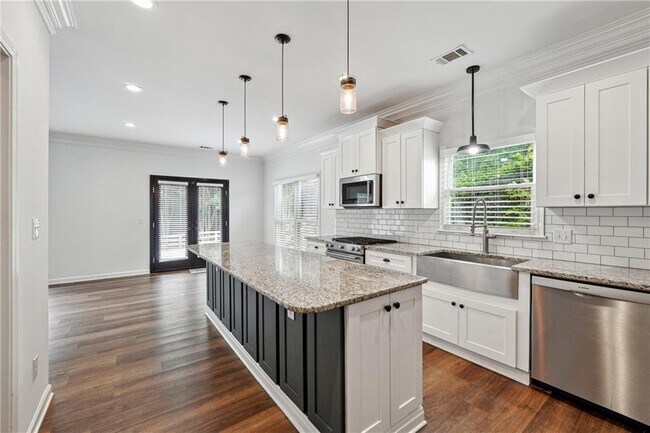 Foto del edificio - 145 Springfield Creek Rd