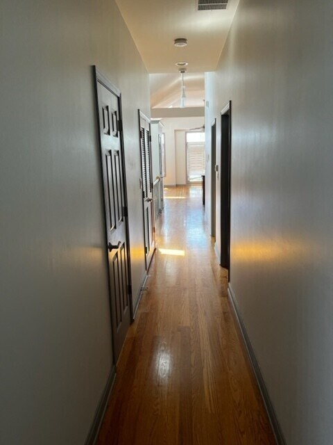 Building Photo - Bronzeville Penthouse