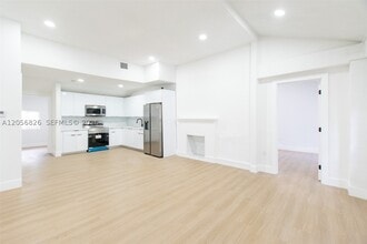 Building Photo - 2324 NW 14th Ave