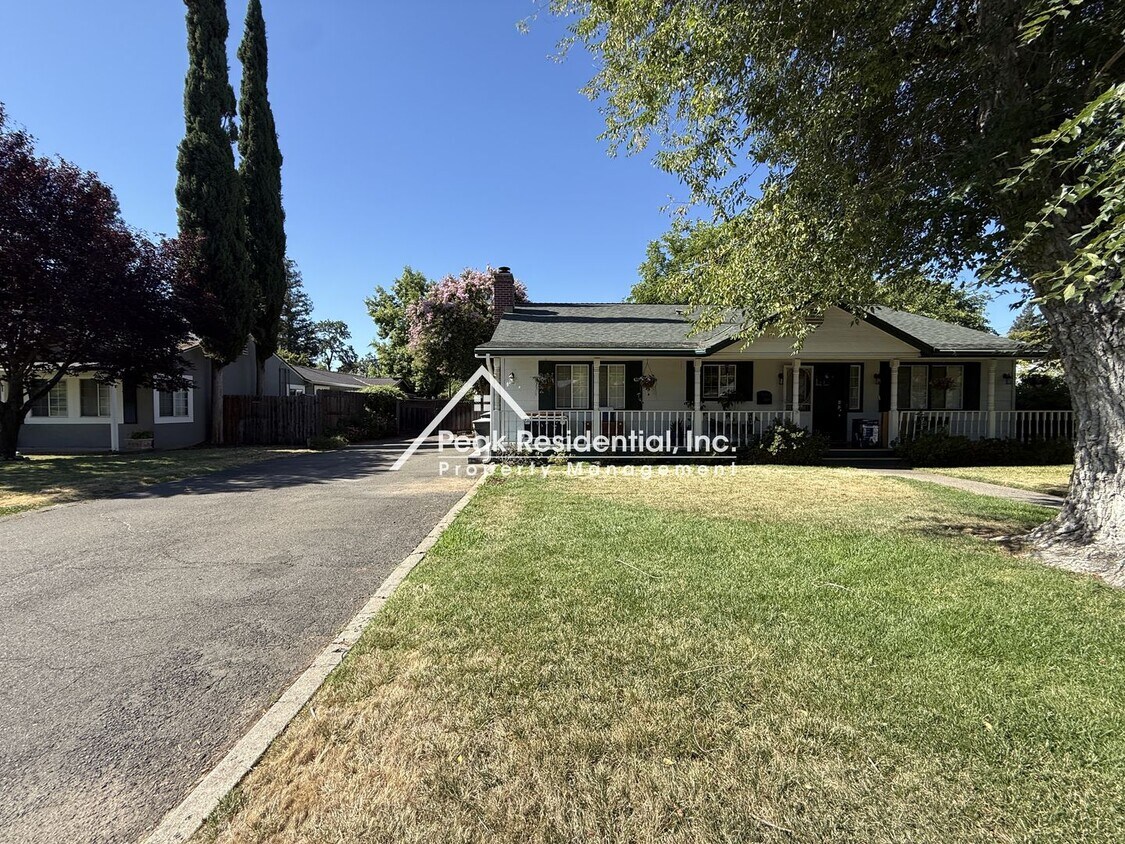 Foto del edificio - 4308 Ravenwood Ave