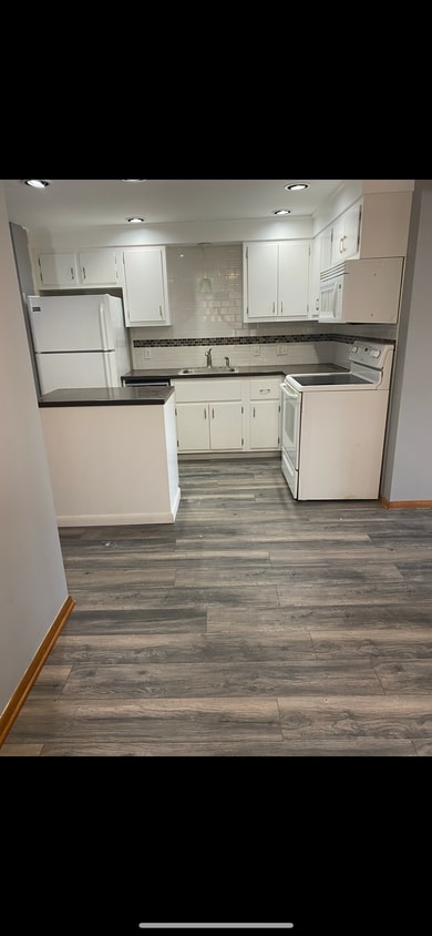 Building Photo - 342 Cayuga Rd