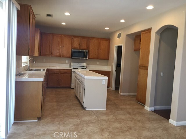 Building Photo - 26214 Manzanita St