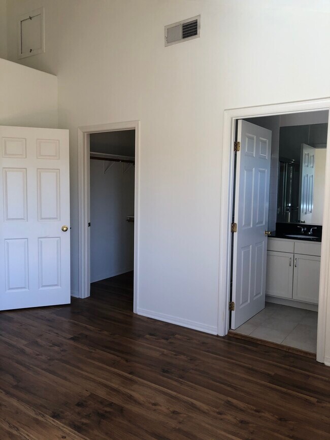 Second Bedroom - 2563 S Sepulveda Blvd