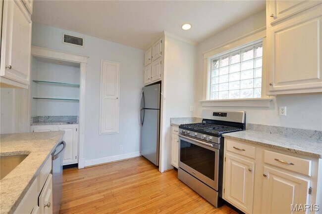 Foto del edificio - 6318 S Rosebury Ave
