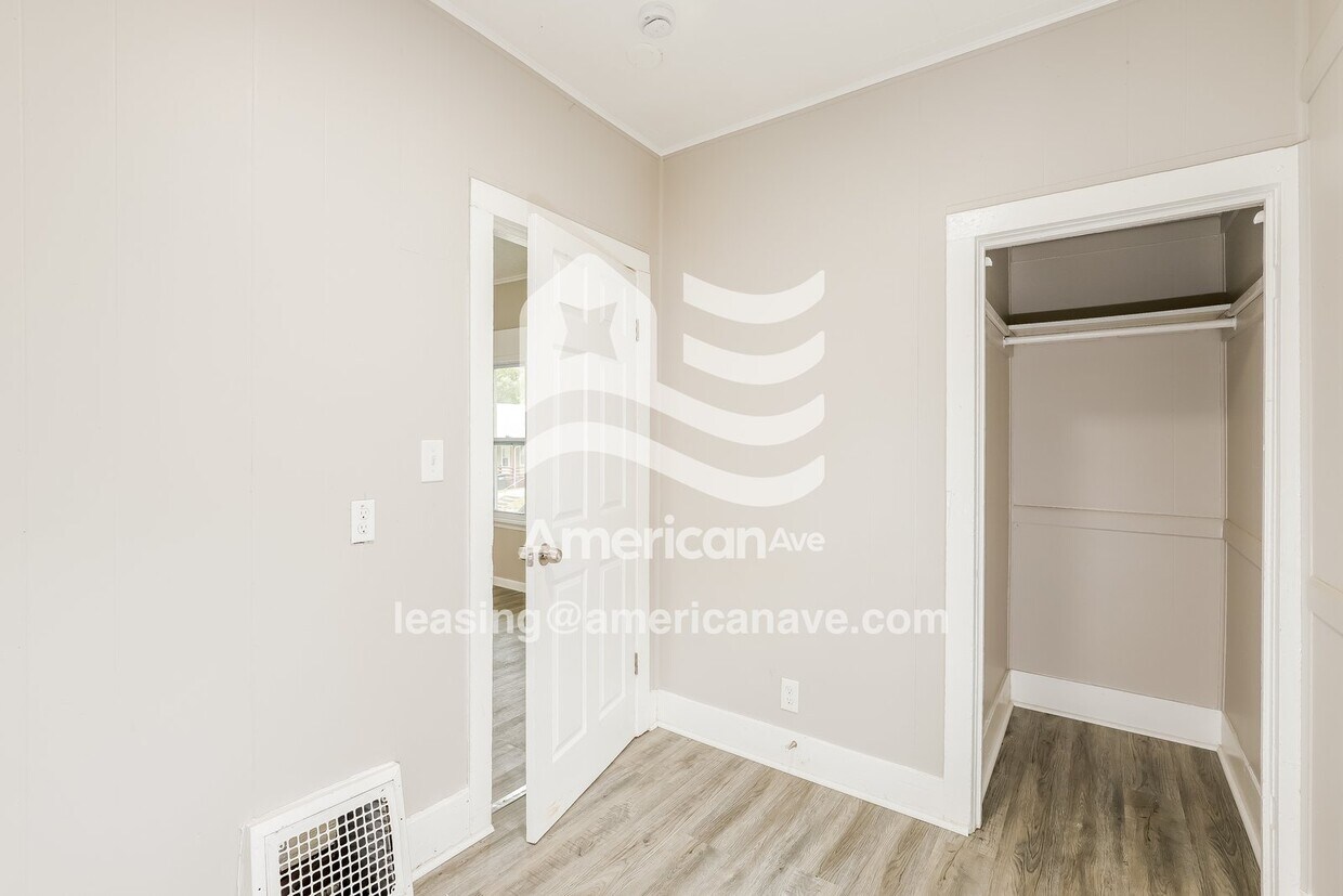 Foto del edificio - 4262 Maple St