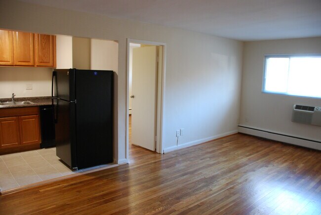 Foto del edificio - Clarendon Court Apartments