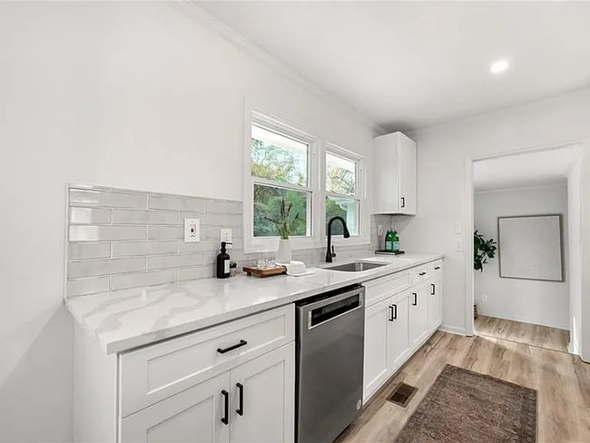 Foto del edificio - 2376 Cross St NW