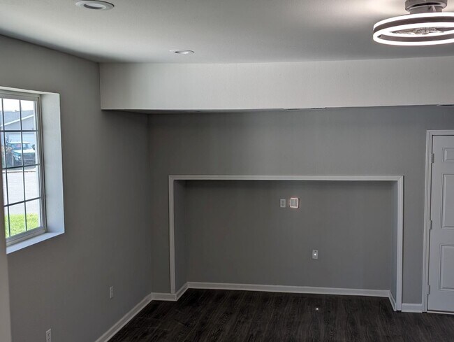 Building Photo - 2074 Wylie Ct