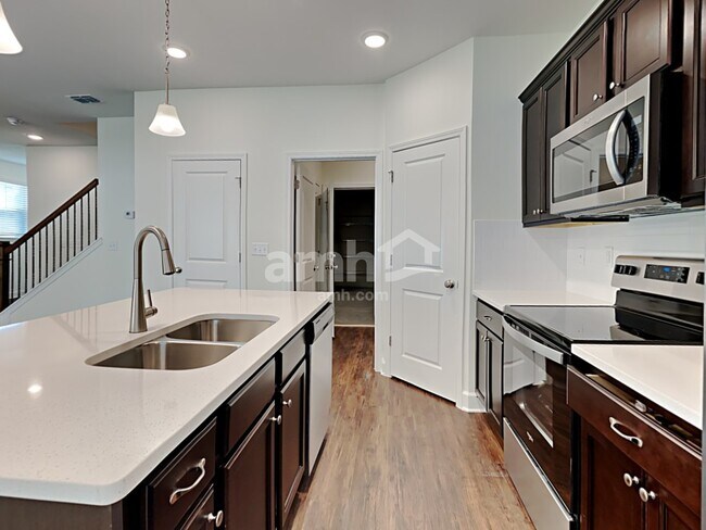 Building Photo - 12337 Paperbark Pl