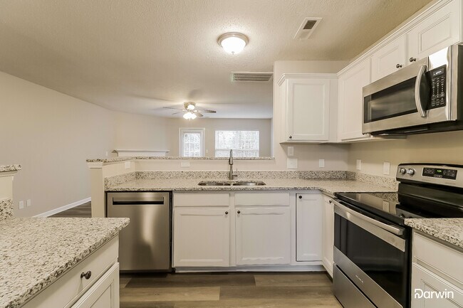 Building Photo - 310 Creekview Drive, Kernersville, NC 27284