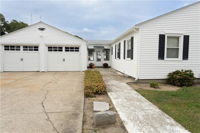 Foto del edificio - 1089 Plainfield St