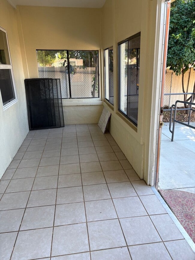 Building Photo - FOR RENT!! AVAILABLE 12/20/2025