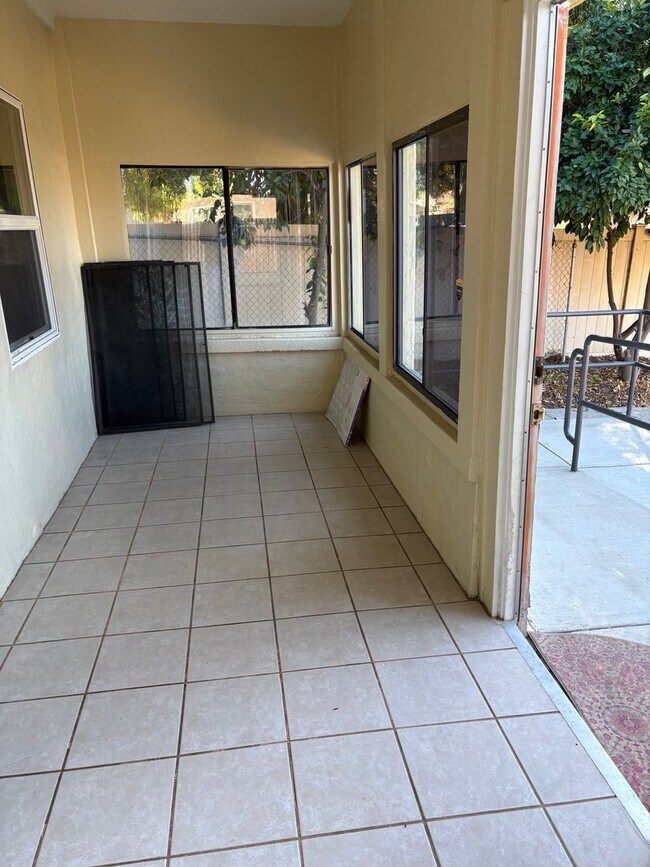 Foto del edificio - FOR RENT!! AVAILABLE 12/20/2025